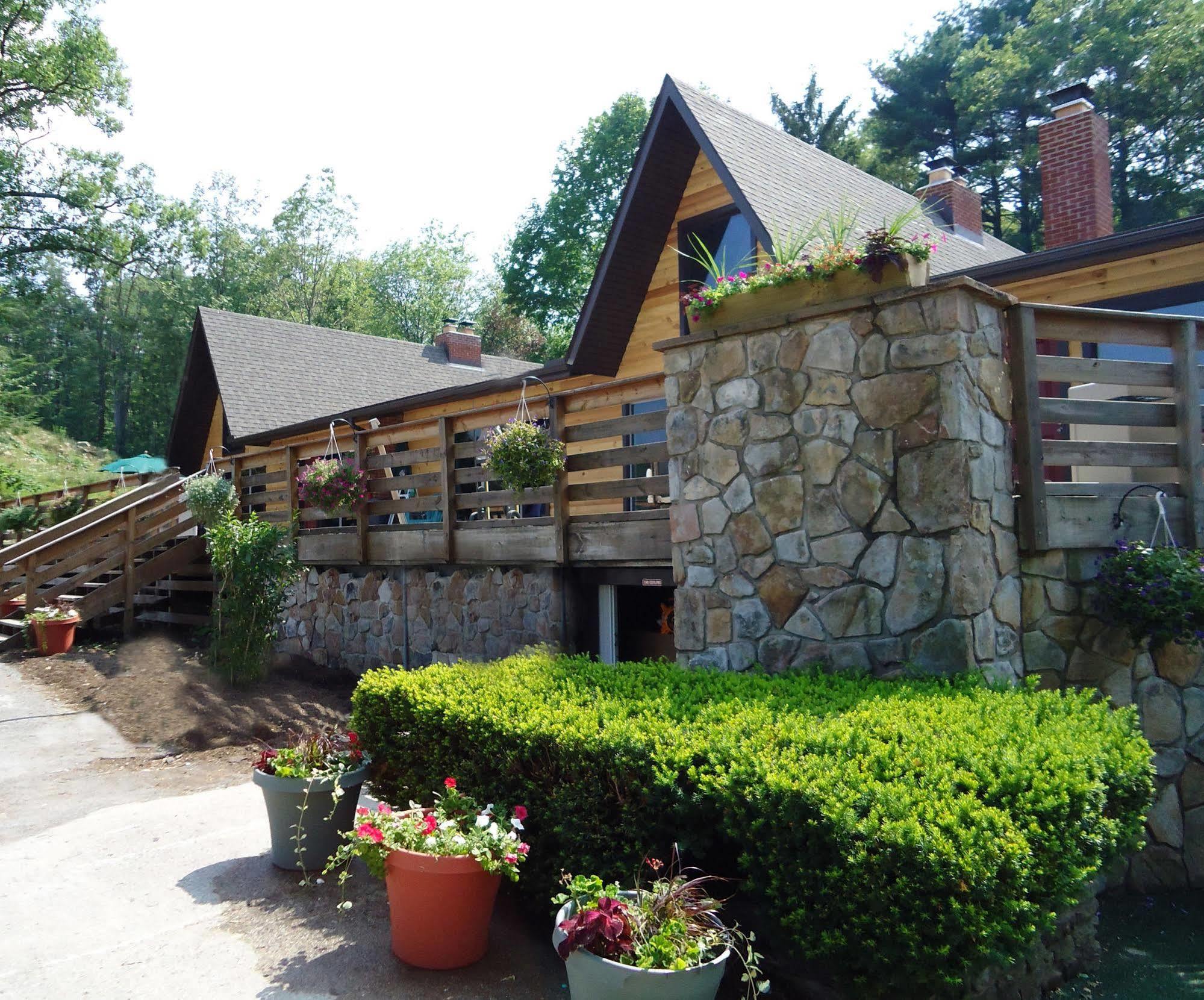 Inn at Deep Creek Oakland Eksteriør bilde